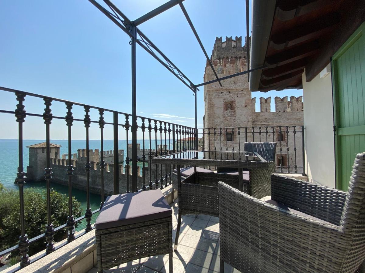 シルミオーネCastello Mavinoアパートメント エクステリア 写真